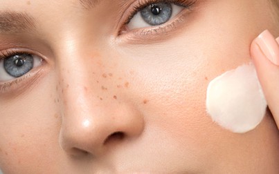 Có nên sử dụng kem dưỡng ẩm toàn thân cho da mặt?