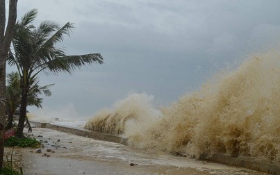 Áp thấp nhiệt đới vào Biển Đông, có thể mạnh lên thành bão, ảnh hưởng từ Phú Yên đến Ninh Thuận