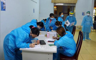 COVID-19 chiều 15/12: Việt Nam thêm 3 ca dương tính, giám đốc Pfizer vẫn chưa tiêm vaccine do mình làm ra