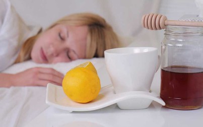 8 lợi ích tuyệt vời của việc uống mật ong trước khi đi ngủ