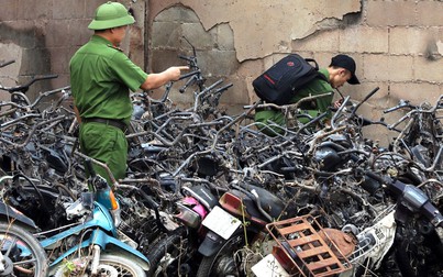 Hơn 70 xe máy trong bãi giữ CSGT Thủ Đức bị cháy rụi