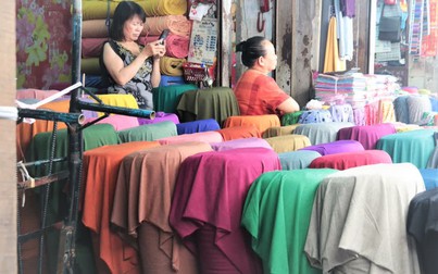 Chợ Soái Kình Lâm: Vựa vải lớn nhất Sài Gòn ế ẩm chưa từng thấy sát Tết, tiểu thương 'nằm dài' chờ khách