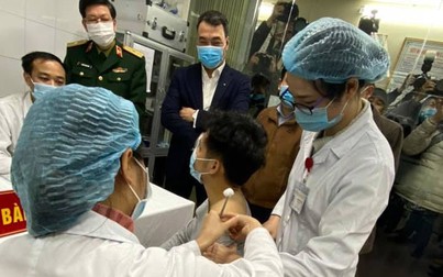 Việt Nam tiêm mũi 2 vaccine Nanocovax vào ngày mai 14/1