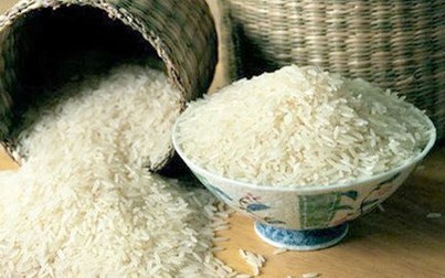 Gạo xuất khẩu giảm giá