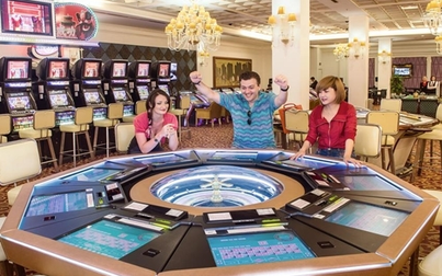 Chủ casino lớn nhất Quảng Ninh lỗ 82 tỷ đồng, cổ phiếu tăng trần 12 phiên liên tiếp