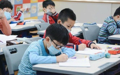 Nhiều trường tại Hà Nội cho học sinh nghỉ học sau khi xuất hiện nhiều ca mắc COVID-19