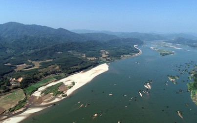 Báo động mực nước sông Mê Kông giảm sâu, đổi màu xanh lam 