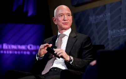 Jeff Bezos vượt Elon Musk, quay trở lại vị trí người giàu nhất thế giới