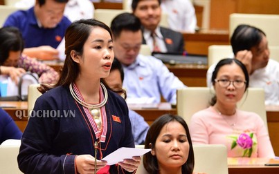 Nữ đại biểu Quốc hội trẻ nhất khóa XIV: Từng gặp rắc rối vì tuổi đời còn quá trẻ