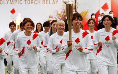 Lễ rước đuốc Olympic Tokyo bắt đầu ở Fukushima trong bối cảnh lo ngại COVID-19