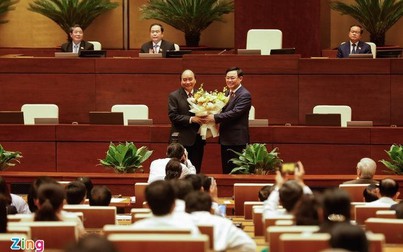 Thủ tướng Nguyễn Xuân Phúc chính thức thôi nhiệm, Thủ tướng mới sẽ được bầu vào ngày mai