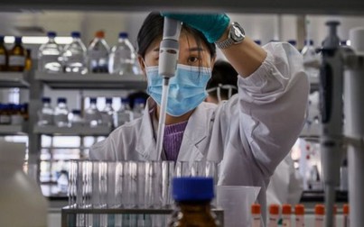 Rút ngắn thời gian thử nghiệm, năm nay sẽ có vaccine COVID-19 'Made in Vietnam'