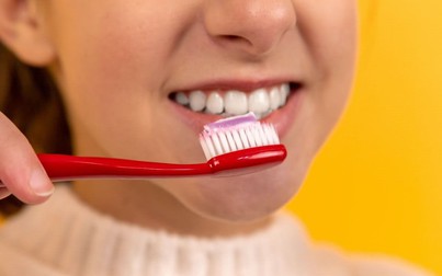 7 thói quen hàng ngày làm răng của bạn bị ố vàng