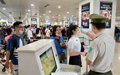 Khách đi lại dịp cao điểm 30/4 đạt mức kỷ lục tại sân bay Nội Bài