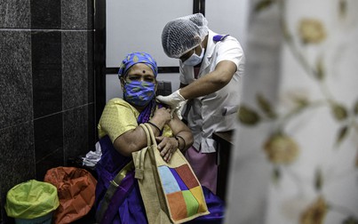 Tình cảnh như thời chiến vì khan hiếm oxy bên trong bệnh viện ở Ấn Độ