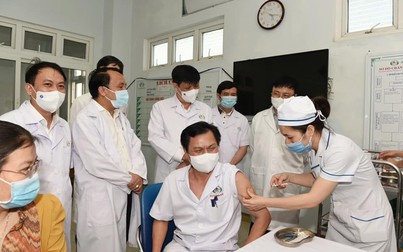 Việt Nam nhận thêm 1,7 triệu liều vaccine COVID-19 vào ngày 16/5