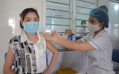 Cấp tốc tiêm vaccine COVID-19 cho công nhân tại Bắc Giang, Bắc Ninh