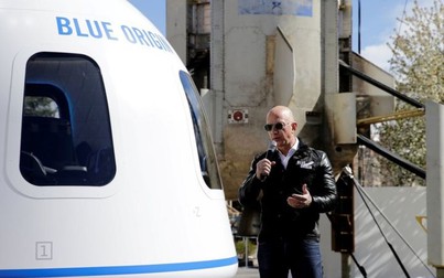 Tỷ phú Jeff Bezos đích thân bay vào không gian trên rocket do ông chế tạo