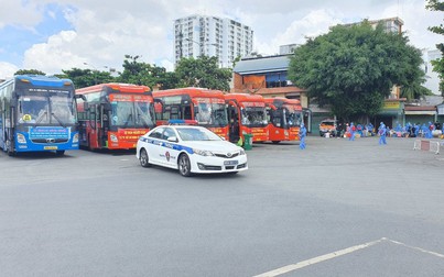 Cảnh sát giao thông Bình Thuận vào TP.HCM đón dân về quê tránh dịch