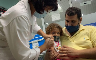 Cuba tiêm vaccine COVID-19 cho trẻ 2-11 tuổi bằng vaccine tự sản xuất