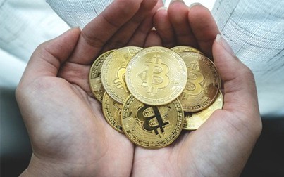 Bitcoin tăng vọt lên mốc 57.000 USD, doanh nghiệp đổ xô mua bitcoin