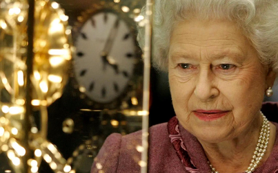 Đội ngũ chuyên gia về đồng hồ mất 40 giờ để điều chỉnh hơn 1.000 đồng hồ trong cung điện của Nữ hoàng Anh nhằm tiết kiệm thời gian ban ngày 