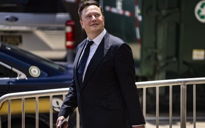 Elon Musk bán 5 tỷ USD cổ phiếu của Tesla