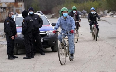 Công nhân Việt Nam xây dựng nhà máy lốp xe của Trung Quốc ở Serbia kêu cứu