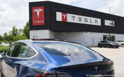 Tesla bán gần 1 triệu xe điện trong năm 2021