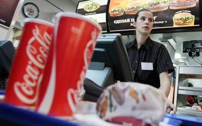 Sau McDonald’s, đến lượt Coca-Cola và Pepsi tuyên bố tạm dừng bán hàng tại Nga