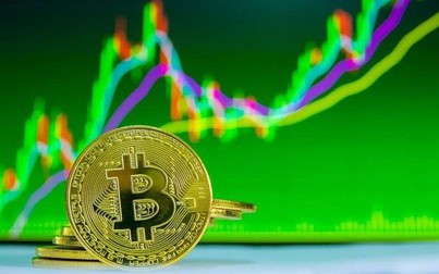 Giá Bitcoin bất ngờ tăng vọt, vượt qua mốc 41.000 USD