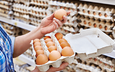 Giá trứng gia cầm ở Mỹ tăng 'chóng mặt' trong năm 2022