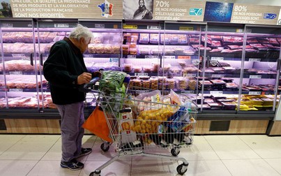 Người châu Âu cắt giảm chi tiêu, dấu hiệu suy thoái sắp tới