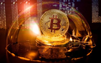 Bitcoin quay lại top 10 tài sản giá trị nhất thế giới