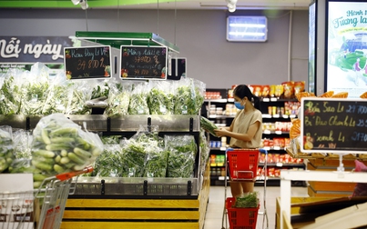 Nhiều siêu thị giảm giá hàng hóa đến 50%