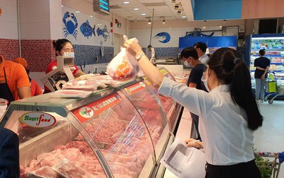 Thị trường thực phẩm ngày 23/6: Giá thịt gà vẫn neo ở mức cao