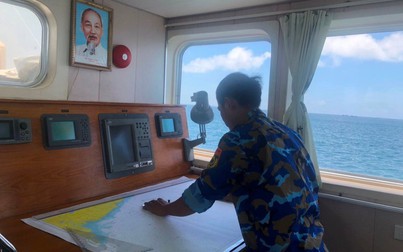 Cứu sống 4 thuyền viên của tàu cá Bình Thuận mất liên lạc cách đây gần 10 ngày