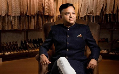 'Vua trang phục cưới' Ấn Độ trở thành tỷ phú từ 235 USD vay của mẹ 