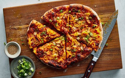 Món ngon mỗi ngày: Pizza gà nướng Buldak Hàn Quốc