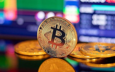 Thị trường tiền điện tử 'xanh lè', Bitcoin vượt 17.000 USD, altcoin tăng đột biến