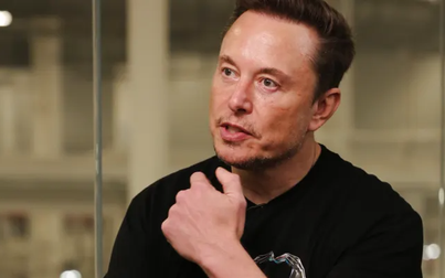 Elon Musk lo ngại về sản xuất Cybertruck, tiết lộ ngày giao hàng