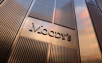 Moody's hạ triển vọng nợ của Mỹ xuống 'tiêu cực'