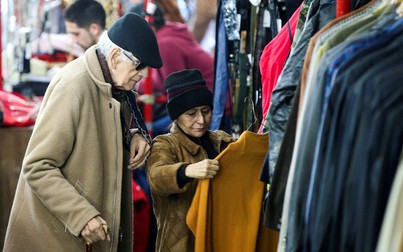 Lạm phát 140% khiến người dân Argentina không thể mua nổi quần áo mới