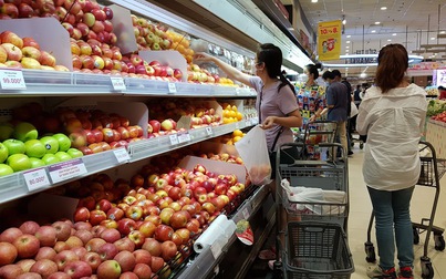 Giá nhiều loại trái cây đồng loạt giảm, sức mua yếu