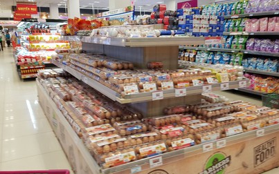 Giá trứng gia cầm giảm mạnh tại các chợ truyền thống, siêu thị