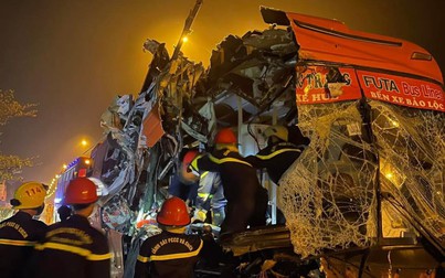 Xe khách va chạm với xe tải ở Quảng Nam, 3 người chết, 13 người bị thương