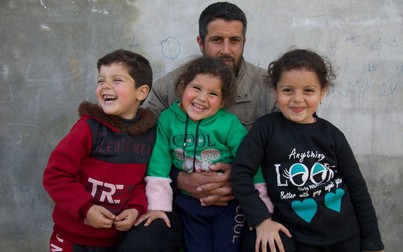 Gia đình 5 người sống sót kỳ diệu sau 40 giờ bị chôn vùi bởi động đất ở Syria