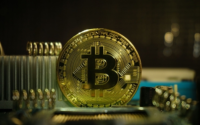Bitcoin giữ nhịp tăng, Ethereum vượt ngưỡng 2.000 USD