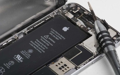 EU buộc các nhà sản xuất smartphone phải sử dụng pin có thể tháo rời