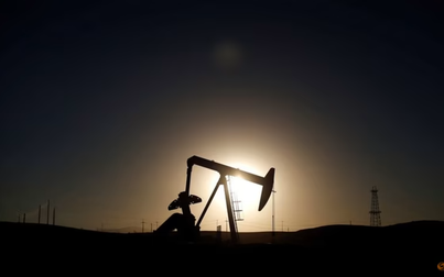 Giá dầu giảm do lo ngại tăng lãi suất của Mỹ